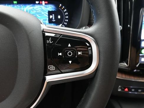 Used 2023 Volvo XC60 B6 Ultimate w/ Protection Package Premier AWD/4WD image 22