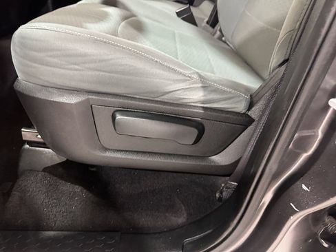 Used 2015 RAM 1500 Express RWD image 18
