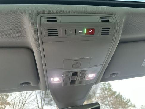 Certified 2023 Volkswagen Tiguan SE image 20