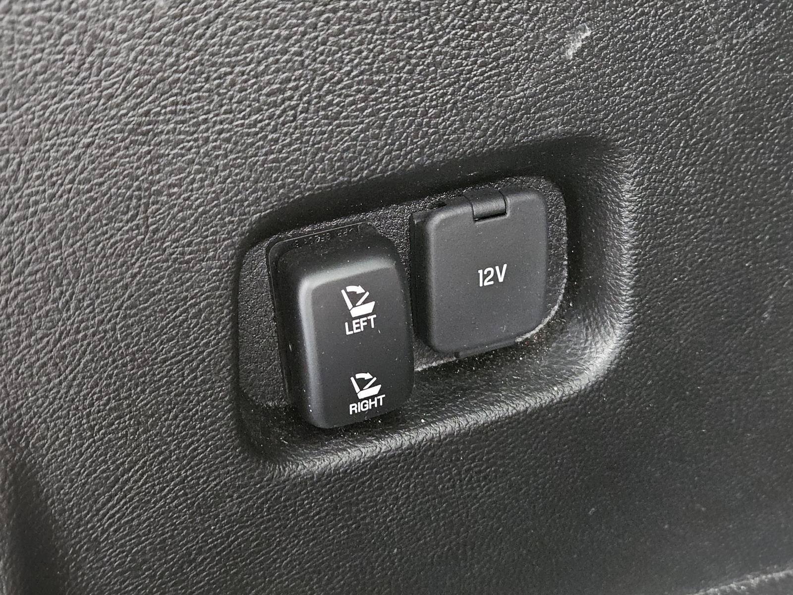 Used 2023 Ford Edge Titanium AWD/4WD image 12