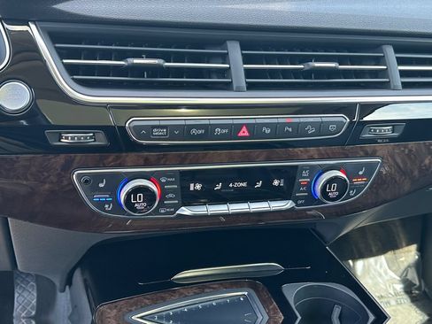 Used 2019 Audi Q7 3.0T Prestige w/ Prestige Package AWD/4WD image 25