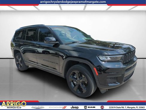 Used 2023 Jeep Grand Cherokee L Laredo RWD image 1