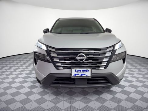 Used 2024 Nissan Rogue S FWD image 6