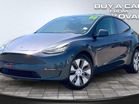 Used 2022 Tesla Model Y Long Range AWD/4WD image 12