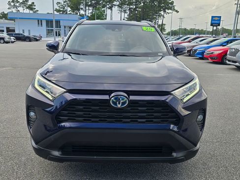 Used 2020 Toyota RAV4 XLE AWD/4WD image 8