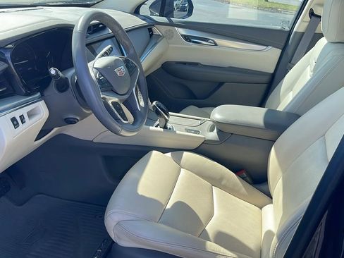 Used 2018 Cadillac XT5 Luxury w/ Driver Awareness Package FWD image 25