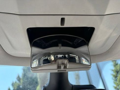 Used 2024 Chrysler Pacifica Touring-L FWD image 34