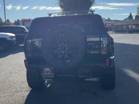 New 2026 GMC Hummer EV SUV w/ LPO, Roof Cross Rail Package AWD/4WD image 74