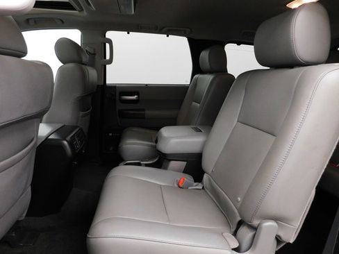 Used 2012 Toyota Sequoia Platinum image 17