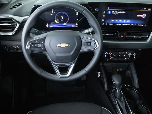 Certified 2026 Chevrolet TrailBlazer LT w/ LT Cold Weather Package FWD image 11