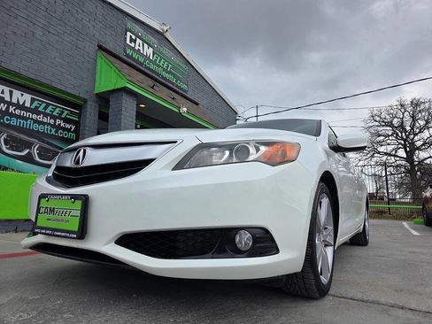 Used 2013 Acura ILX w/ Premium Package image 2