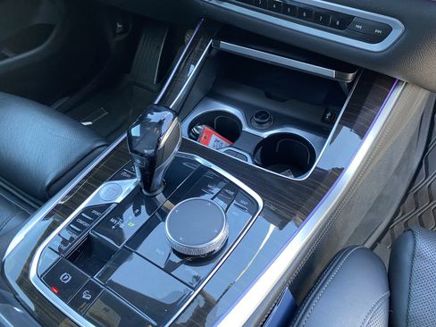 Used 2019 BMW X5 xDrive50i w/ Executive Package image 17