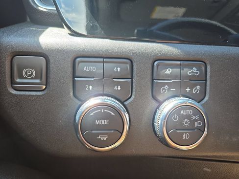 Used 2023 GMC Sierra 1500 SLT w/ SLT Premium Package AWD/4WD image 25
