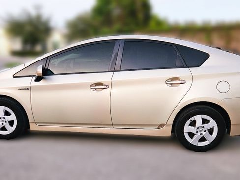 Used 2011 Toyota Prius Five image 7