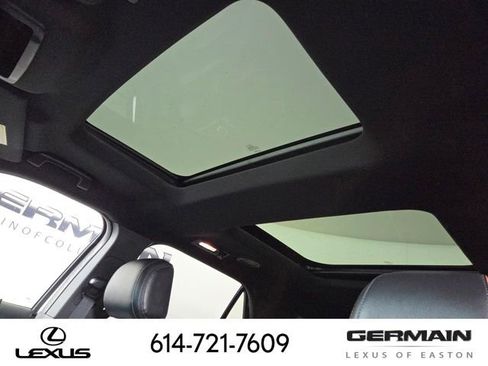 Used 2017 Ford Explorer XLT w/ Equipment Group 202A AWD/4WD image 33