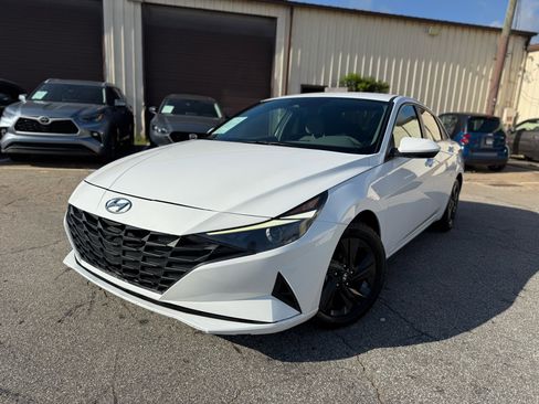 Used 2022 Hyundai Elantra SEL w/ Winter Weather Package image 1