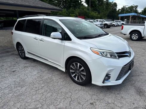 Used 2019 Toyota Sienna Limited Premium FWD image 3