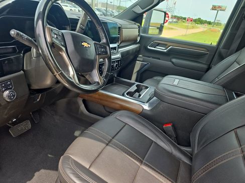Used 2024 Chevrolet Silverado 3500 High Country w/ Technology Package AWD/4WD image 15