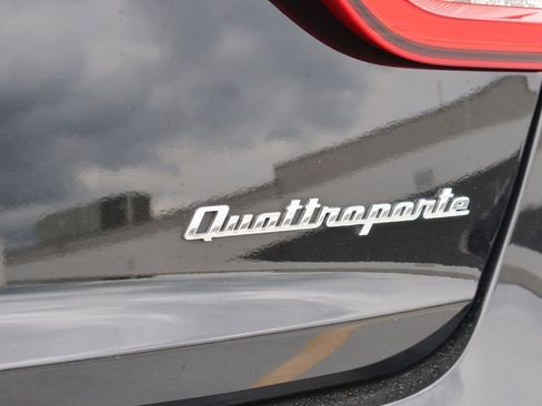 Used 2018 Maserati Quattroporte S Q4 AWD/4WD image 8