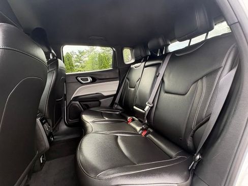 Used 2025 Jeep Compass Limited AWD/4WD image 25
