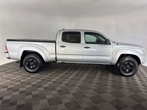 Used 2012 Toyota Tacoma 4x4 Double Cab w/ SR5 Pkg image 4