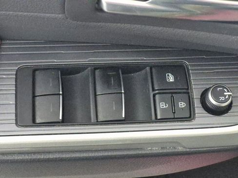 Used 2021 Toyota Sienna XSE image 14