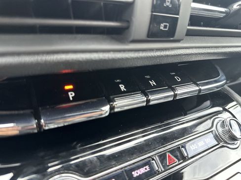 Used 2022 Lincoln Corsair AWD w/ Premium Package image 22