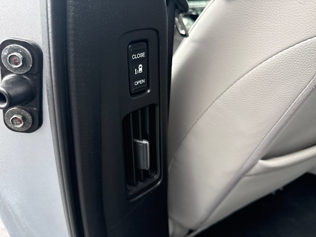 Certified 2024 Honda Odyssey EX-L image 18