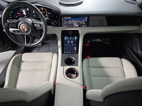 Used 2022 Porsche Taycan RWD image 4