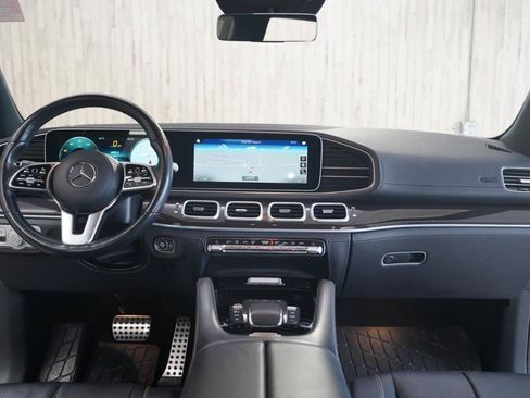 Used 2021 Mercedes-Benz GLS 580 4MATIC image 17