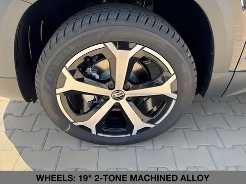 New 2025 Volkswagen Taos SEL image 8