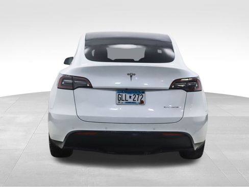Used 2021 Tesla Model Y Long Range image 4