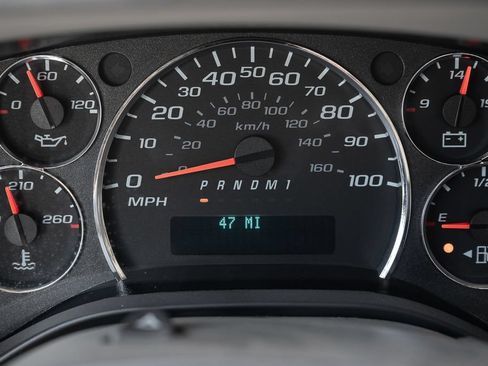 Used 2024 Chevrolet Express 3500 w/ Power Convenience Package RWD image 22