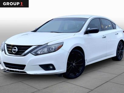 Used 2017 Nissan Altima 2.5 SR w/ Midnight Edition Package