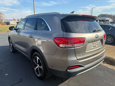 Used 2016 Kia Sorento EX image 5