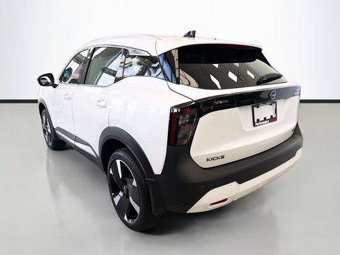 New 2026 Nissan Kicks SR image 6