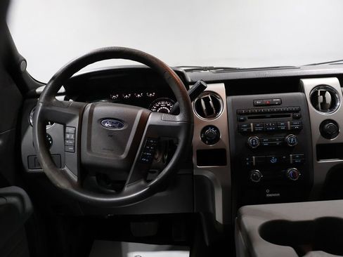 Used 2013 Ford F150 XLT w/ Trailer Tow Pkg image 3