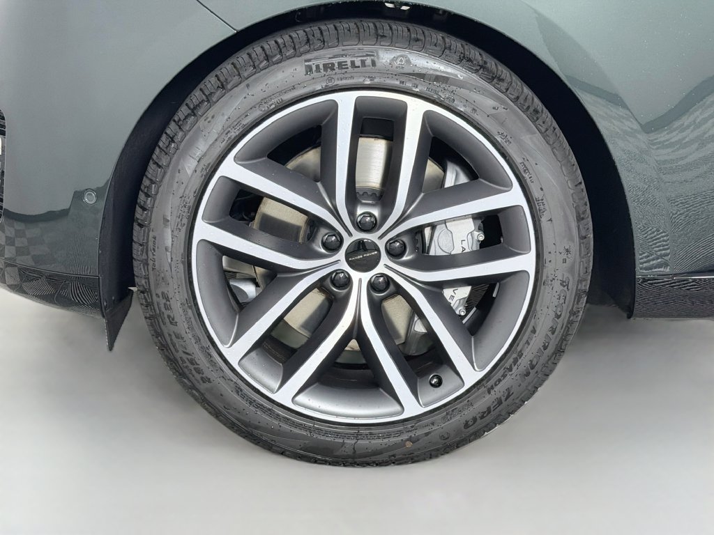 New 2026 Land Rover Range Rover Long Wheelbase SE AWD/4WD image 33