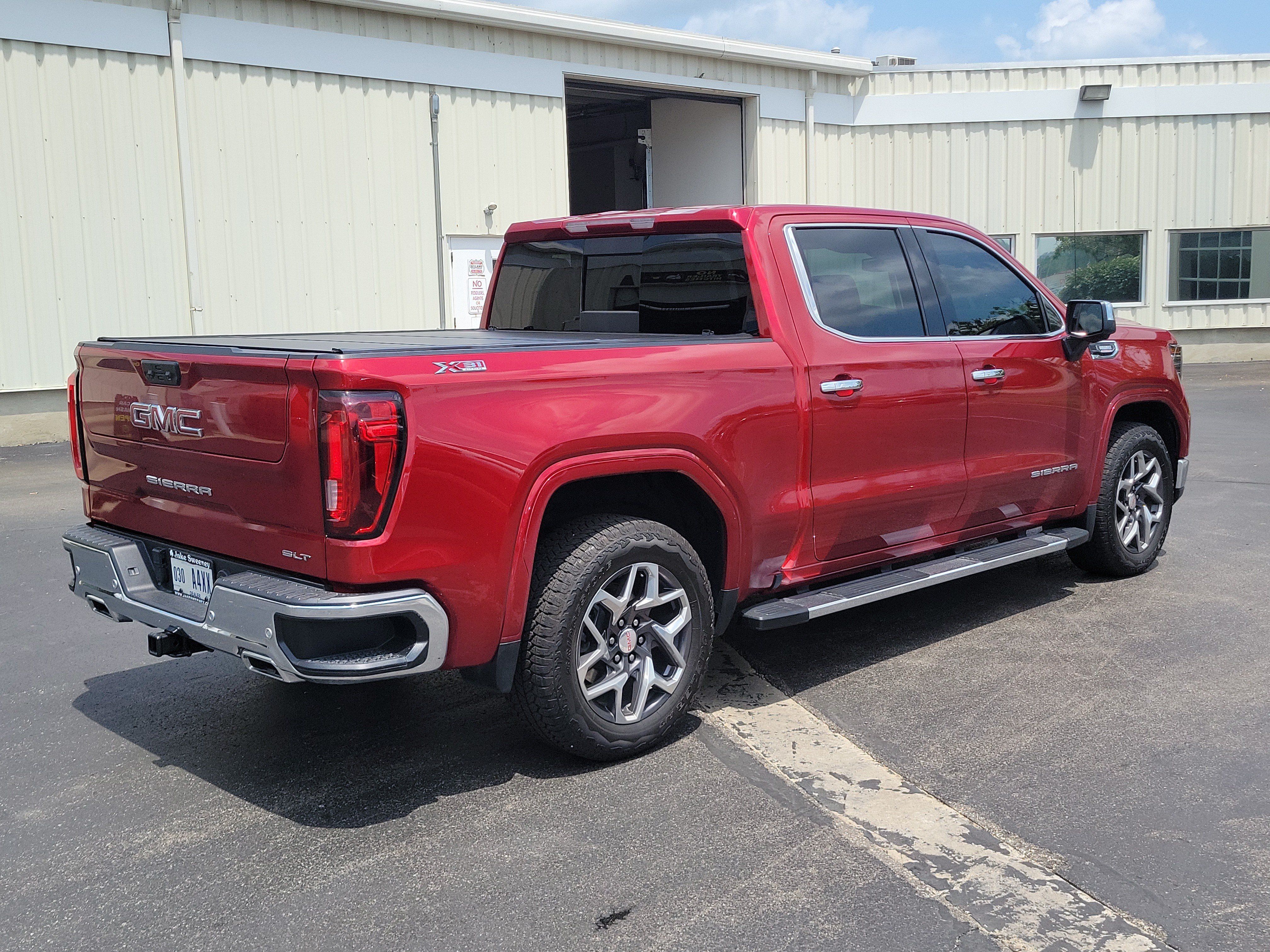 Used 2024 GMC Sierra 1500 SLT w/ SLT Premium Plus Package AWD/4WD image 4