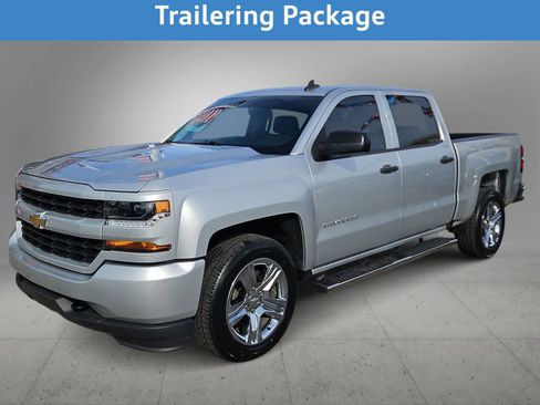Used 2018 Chevrolet Silverado 1500 Custom w/ Custom Value Package image 6