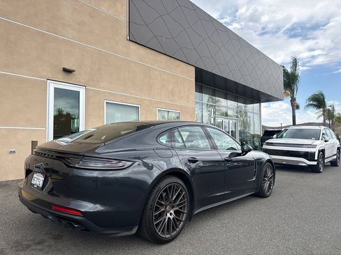 Used 2023 Porsche Panamera RWD image 3