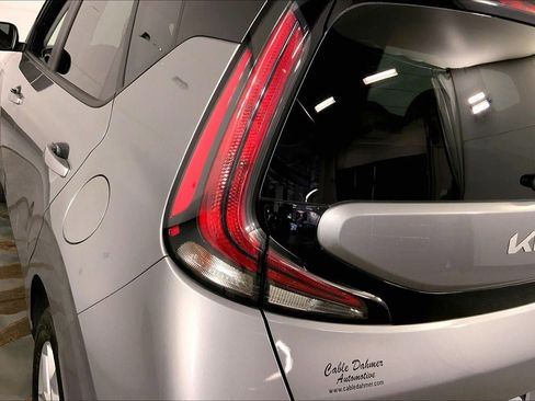 Certified 2025 Kia Soul LX w/ LX Technology Package image 27