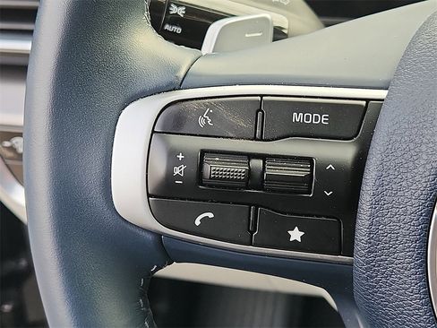 Certified 2025 Kia Sportage EX image 22