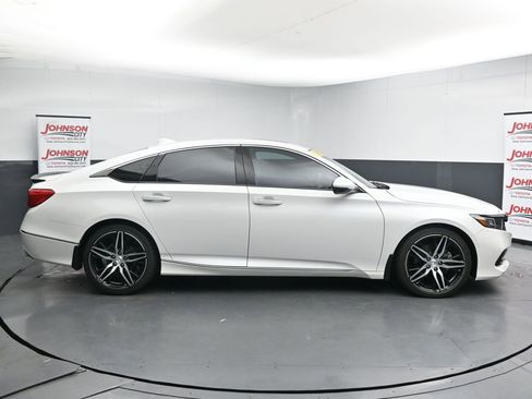 Used 2021 Honda Accord Touring image 9