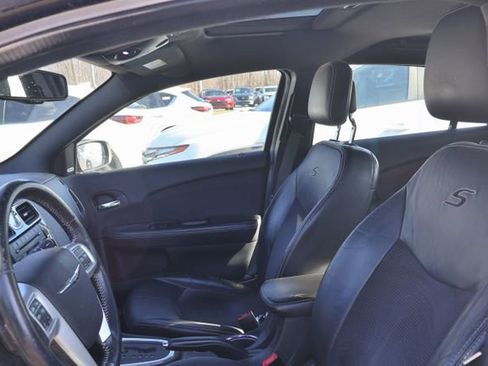 Used 2013 Chrysler 200 Limited image 7