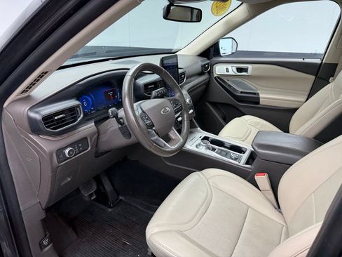 Used 2020 Ford Explorer Platinum w/ Premium Technology Package AWD/4WD image 56