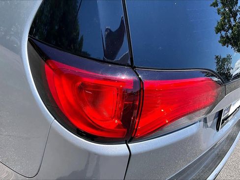 Used 2019 Chrysler Pacifica Touring Plus w/ S Appearance Package FWD image 27