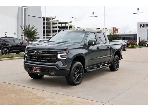 Used 2026 Chevrolet Silverado 1500 LT Trail Boss w/ LT Trail Boss Premium Package AWD/4WD image 2