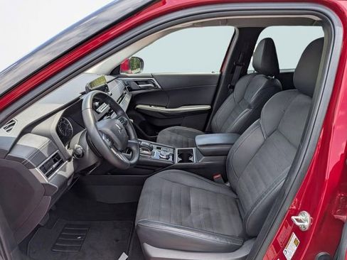 Used 2023 Mitsubishi Outlander SE FWD image 20