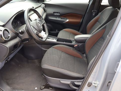 Used 2021 Nissan Kicks SR w/ Exterior Package FWD image 20